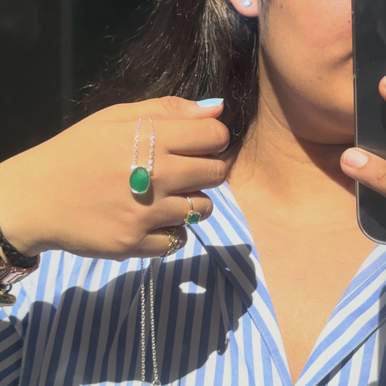 Green Onyx Pendant Necklace in Silver | Oval Solitaire - process video