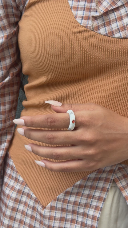 Howlite Band Ring with Orange Sapphire in 18K Gold – Handmade Carved Stone Ring