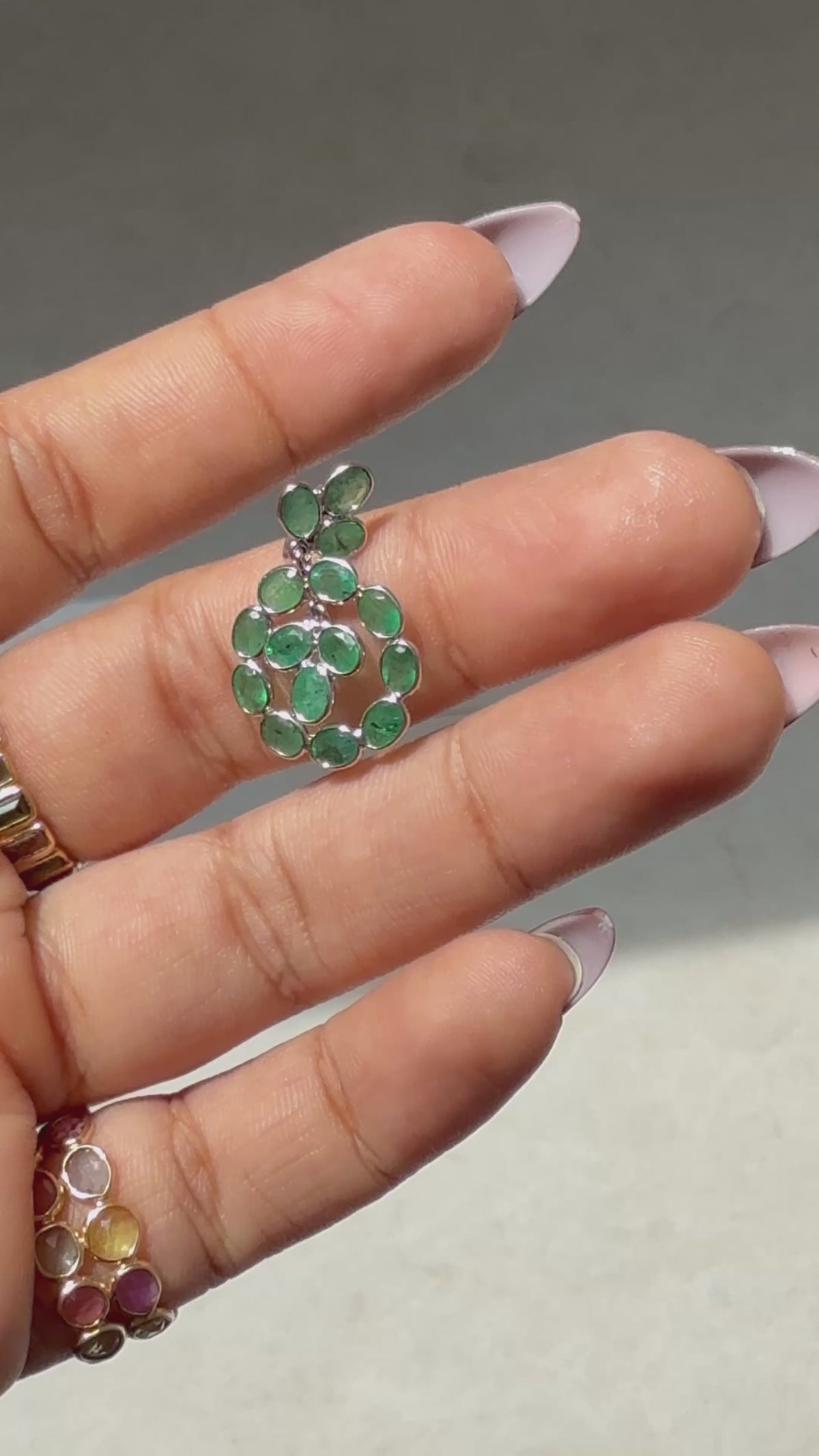 Emerald Wreath Pendant in 14K Gold - process video